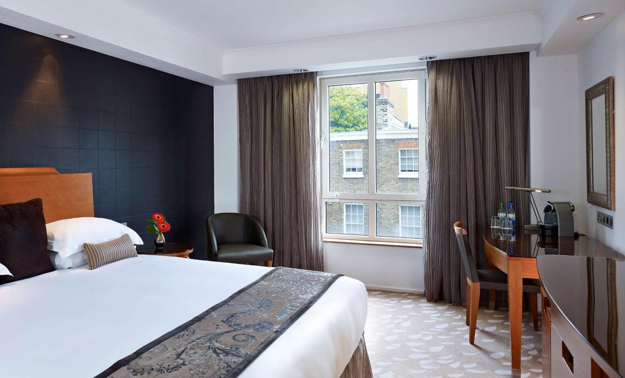 Hotel Park Plaza Victoria Londra Esterno foto