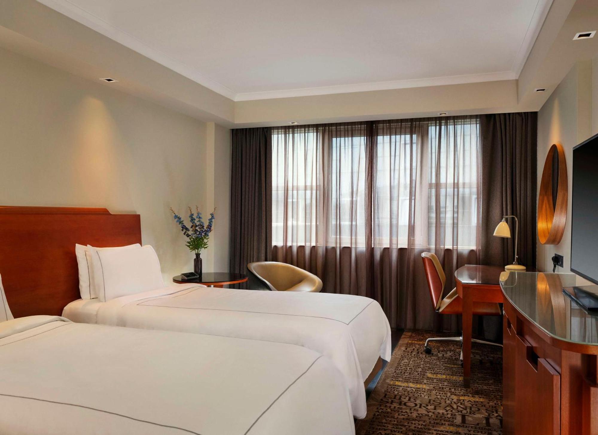 Hotel Park Plaza Victoria Londra Esterno foto